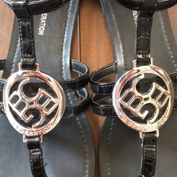 ✨BCBG✨ BLACK PATENT GLADIATOR SANDALS - Picture 6 of 8